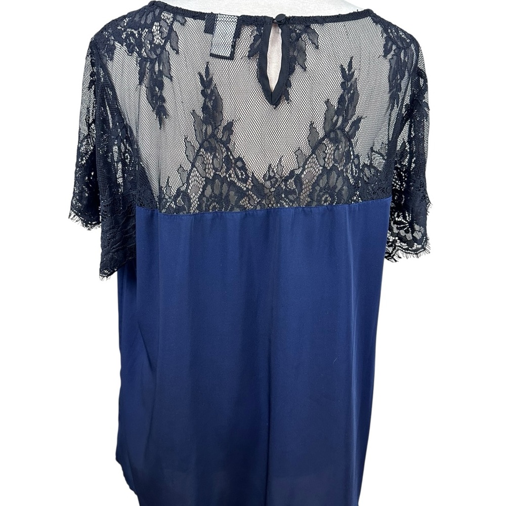 Torrid satin blue top with black lace size 1-1X/14-16 - Picture 3 of 11